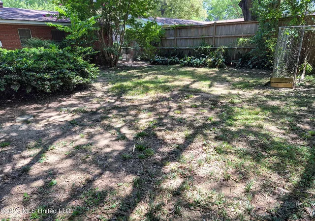 Photo 3 of Sale Pending at 1215 Deerfield Ln, Jackson, MS 39211 | MLS# 4160293 | Listing updated on 2026-08-26