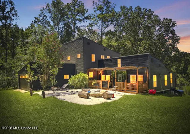 Photo 1 of Single family home for sale at 1076 Perrett Rd, Hazlehurst, MS 39083 | MLS# 4160258 | Listing updated on 2026-08-25