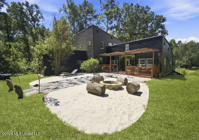 Photo 3 of Single family home for sale at 1076 Perrett Rd, Hazlehurst, MS 39083 | MLS# 4160258 | Listing updated on 2026-08-25
