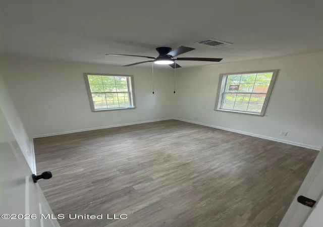 Photo 4 of Single family home for sale at 104 Circle Dr, Ridgecrest, LA 71334 | MLS# 4160364 | Listing updated on 2026-08-25