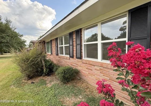 Photo 2 of Single family home for sale at 112 Berry St, New Hebron, MS 39140 | MLS# 4160386 | Listing updated on 2026-09-11