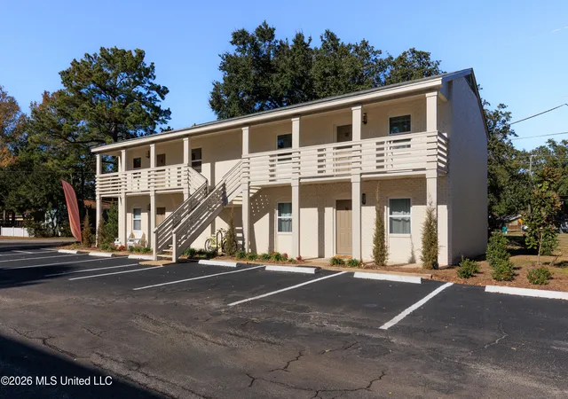 Photo 2 of Sale Pending at 114 Ethel Cir, Ocean Springs, MS 39564 | MLS# 4160952 | Listing updated on 2026-09-04