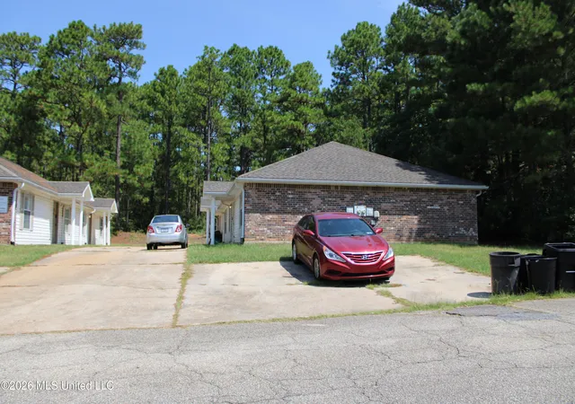 Photo 3 of Sale Pending at 154 N Wind Ridge Ln, Purvis, MS 39475 | MLS# 4160408 | Listing updated on 2026-08-27