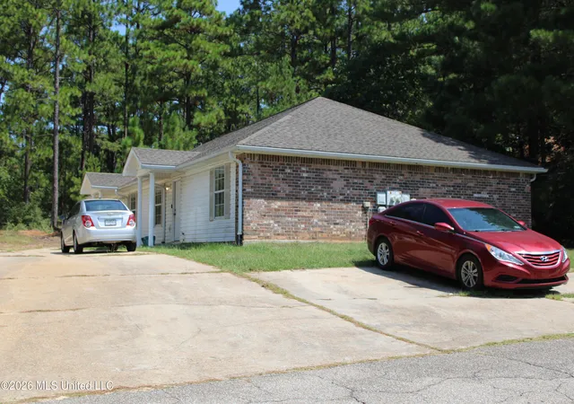 Photo 4 of Sale Pending at 154 N Wind Ridge Ln, Purvis, MS 39475 | MLS# 4160408 | Listing updated on 2026-08-27