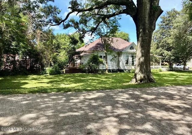 Photo 3 of Single family home for sale at 707 N Rankin St, Natchez, MS 39120 | MLS# 4160288 | Listing updated on 2026-08-25