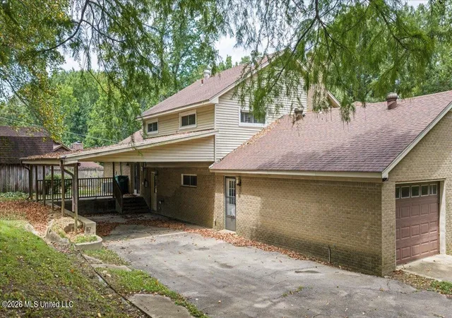 Photo 3 of Single family home for sale at 820 Strayhorn St, Senatobia, MS 38668 | MLS# 4160416 | Listing updated on 2026-08-25