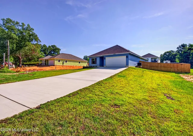 Photo 3 of Single family home for sale at 14210 3rd Ave, Gulfport, MS 39503 | MLS# 4160716 | Listing updated on 2026-08-28
