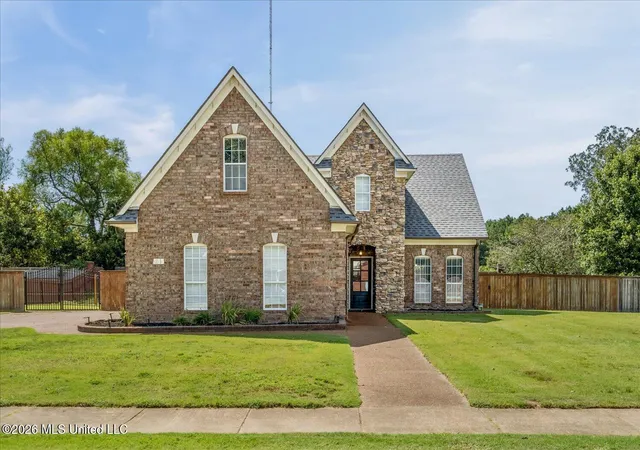 Photo 2 of Single family home for sale at 611 Ridge View Dr, Hernando, MS 38632 | MLS# 4160338 | Listing updated on 2026-09-20