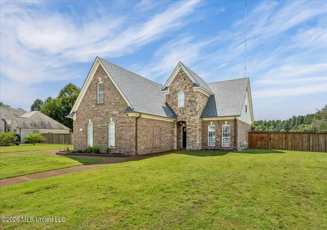 Photo 3 of Single family home for sale at 611 Ridge View Dr, Hernando, MS 38632 | MLS# 4160338 | Listing updated on 2026-09-20