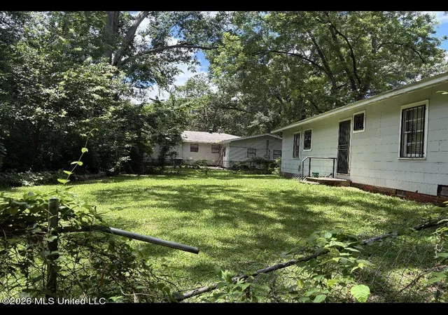 Photo 3 of Single family home for sale at 139 Iris Ave, Jackson, MS 39206 | MLS# 4160300 | Listing updated on 2026-09-10