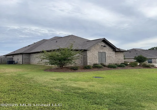 Photo 2 of Single family home for sale at 203 Ashbury Cvs, Canton, MS 39046 | MLS# 4160348 | Listing updated on 2026-09-01