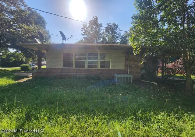 Photo 12 of Single family home for sale at 907 W Hinton Ave, Lumberton, MS 39455 | MLS# 4160325 | Listing updated on 2026-08-25