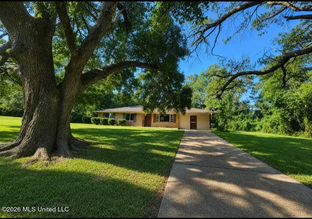 Photo 1 of Single family home for sale at 907 W Hinton Ave, Lumberton, MS 39455 | MLS# 4160325 | Listing updated on 2026-08-25