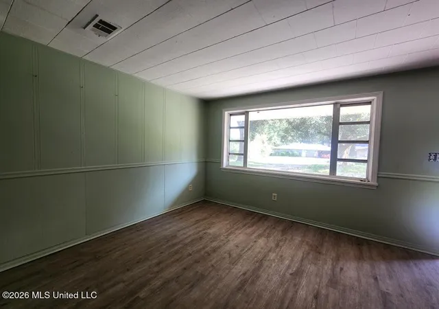 Photo 3 of Single family home for sale at 907 W Hinton Ave, Lumberton, MS 39455 | MLS# 4160325 | Listing updated on 2026-08-25