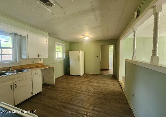 Photo 4 of Single family home for sale at 907 W Hinton Ave, Lumberton, MS 39455 | MLS# 4160325 | Listing updated on 2026-08-25