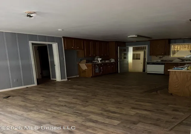 Photo 2 of Single family home for sale at 2247 Alta Woods Ter, Jackson, MS 39204 | MLS# 4160394 | Listing updated on 2026-09-18