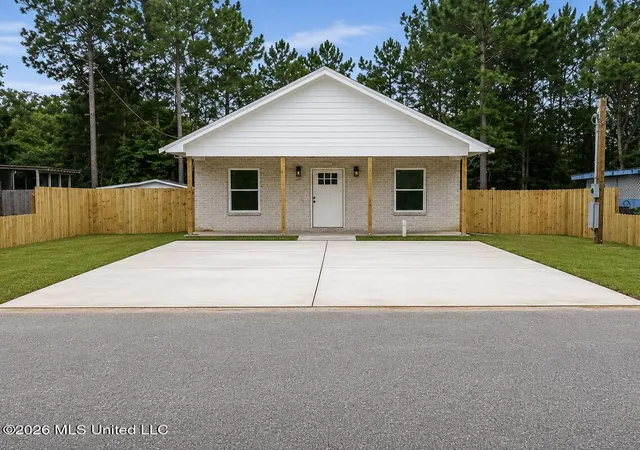 Photo 1 of Single family home for sale at 1805 Broadmoor Dr, Gautier, MS 39553 | MLS# 4160425 | Listing updated on 2026-09-11
