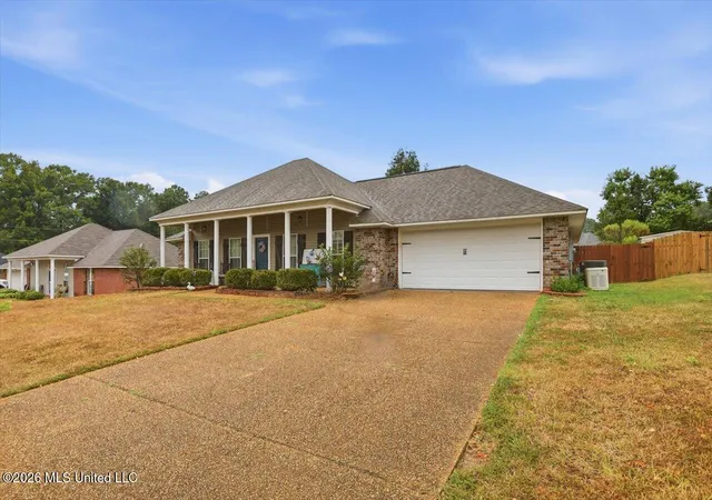 Photo 3 of Sale Pending at 578 Eaglewood Dr, Florence, MS 39073 | MLS# 4160358 | Listing updated on 2026-08-26