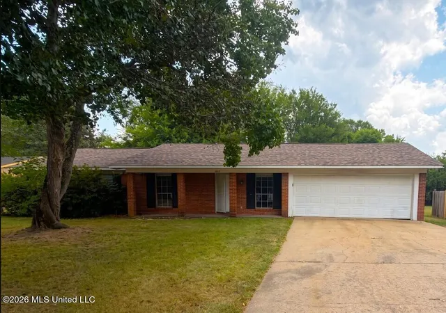 Photo 1 of Sale Pending at 5812 Cypress Trl, Jackson, MS 39211 | MLS# 4160559 | Listing updated on 2026-09-08