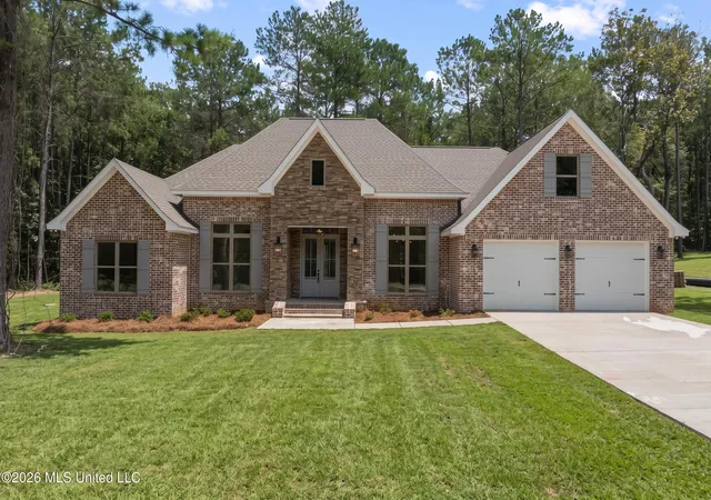 Photo 1 of Single family home for sale at 6 Shadow Ridge Dr, Laurel, MS 39443 | MLS# 4160382 | Listing updated on 2026-08-31