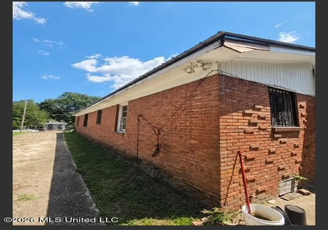 Photo 2 of Single family home for sale at 1621 N 30th Ave, Meridian, MS 39301 | MLS# 4160392 | Listing updated on 2026-09-16