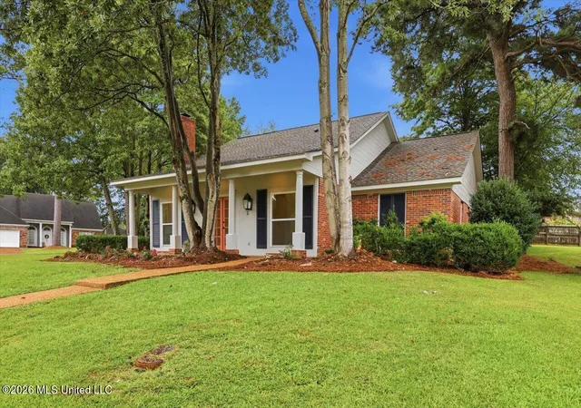 Photo 2 of Single family home for sale at 110 Honeysuckle Ln, Ridgeland, MS 39157 | MLS# 4160396 | Listing updated on 2026-08-25