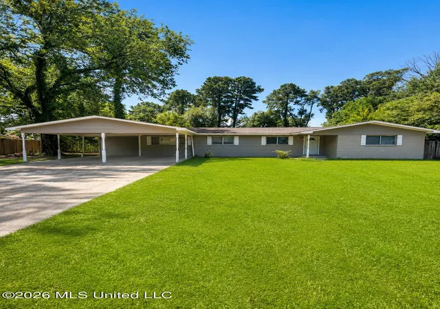 Photo 1 of Single family home for sale at 127 Imperial Dr, Jackson, MS 39211 | MLS# 4160368 | Listing updated on 2026-08-26