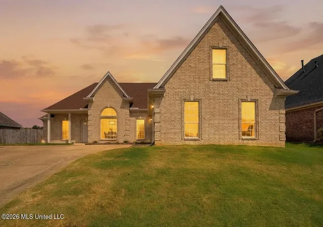 Photo 1 of Sale Pending at 8402 Inverness Dr, Southaven, MS 38672 | MLS# 4160393 | Listing updated on 2026-08-28