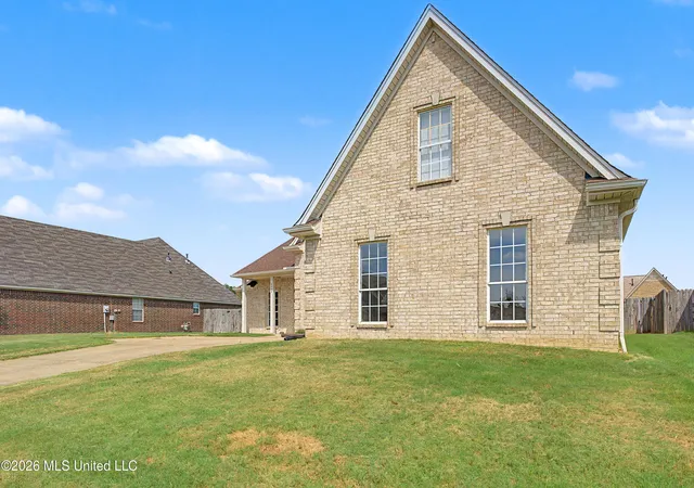 Photo 4 of Sale Pending at 8402 Inverness Dr, Southaven, MS 38672 | MLS# 4160393 | Listing updated on 2026-08-28