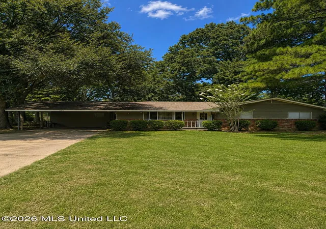 Photo 1 of Single family home for sale at 260 S Canton Club, Jackson, MS 39211 | MLS# 4160430 | Listing updated on 2026-08-26