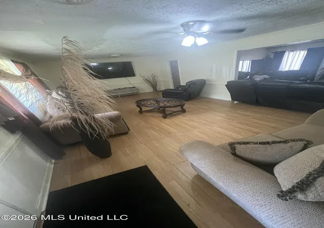 Photo 3 of Single family home for sale at 260 S Canton Club, Jackson, MS 39211 | MLS# 4160430 | Listing updated on 2026-08-26