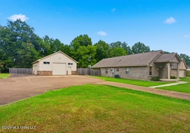 Photo 4 of Sale Pending at 121 Woolfolk Rd, Senatobia, MS 38668 | MLS# 4160969 | Listing updated on 2026-09-04