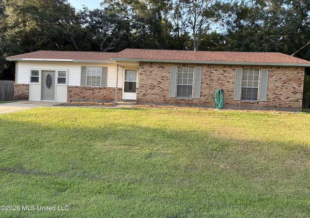 Photo 3 of Sale Pending at 3201 Riverbend Rd, Moss Point, MS 39562 | MLS# 4160429 | Listing updated on 2026-09-18