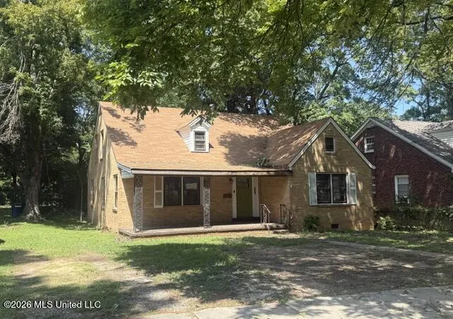 Photo 1 of Single family home for sale at 370 E College Ave, Holly Springs, MS 38635 | MLS# 4160431 | Listing updated on 2026-08-26