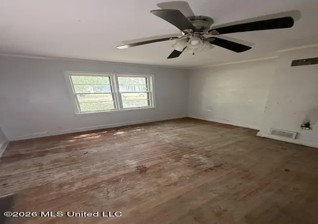 Photo 3 of Single family home for sale at 370 E College Ave, Holly Springs, MS 38635 | MLS# 4160431 | Listing updated on 2026-09-29