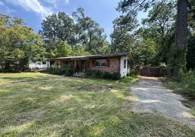 Photo 2 of Single family home for sale at 2894 Woodside Dr, Jackson, MS 39212 | MLS# 4160473 | Listing updated on 2026-09-21