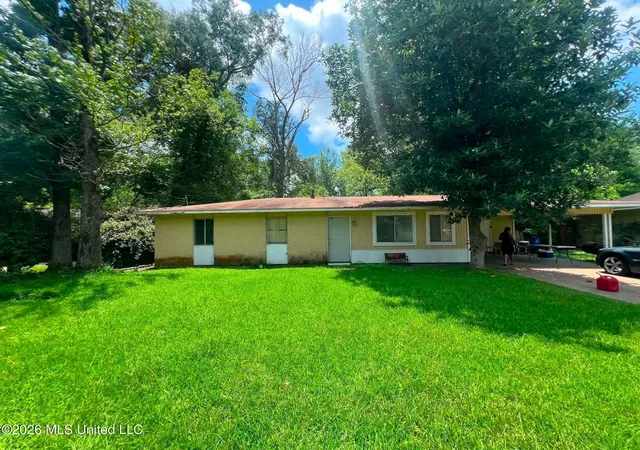 Photo 1 of Single family home for sale at 1109 Wooddell Dr, Jackson, MS 39212 | MLS# 4160465 | Listing updated on 2026-09-15