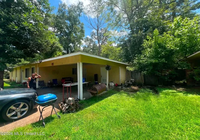 Photo 2 of Single family home for sale at 1109 Wooddell Dr, Jackson, MS 39212 | MLS# 4160465 | Listing updated on 2026-09-15