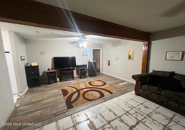 Photo 3 of Single family home for sale at 1109 Wooddell Dr, Jackson, MS 39212 | MLS# 4160465 | Listing updated on 2026-09-15
