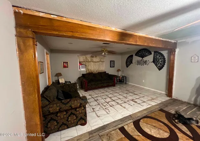 Photo 3 of Single family home for sale at 1109 Wooddell Dr, Jackson, MS 39212 | MLS# 4160465 | Listing updated on 2026-09-15