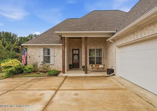 Photo 3 of Sale Pending at 310 Colony Ct, Madison, MS 39110 | MLS# 4160483 | Listing updated on 2026-08-29