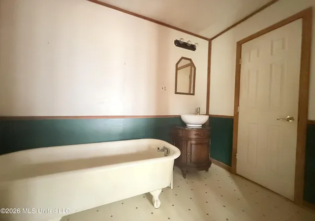 Photo 4 of Single family home for sale at 530 W New York Ave, Mc Comb, MS 39648 | MLS# 4160628 | Listing updated on 2026-08-27