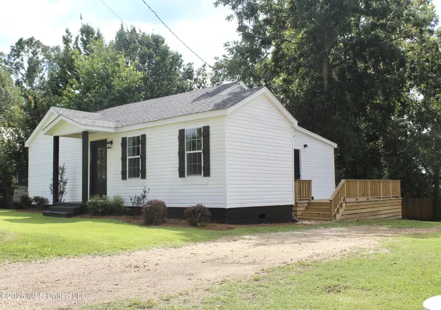 Photo 3 of Single family home for sale at 216 6Th Ave, Magee, MS 39111 | MLS# 4160885 | Listing updated on 2026-09-08