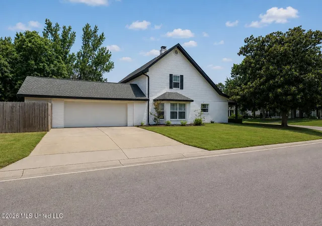 Photo 3 of Single family home for sale at 451 Cove Dr, Biloxi, MS 39531 | MLS# 4160582 | Listing updated on 2026-09-17