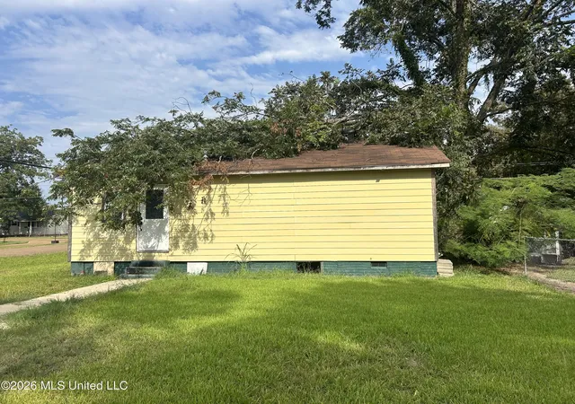 3rd image of 500 3Rd Ave, Greenwood, MS 38930 | MLS# 4160666
