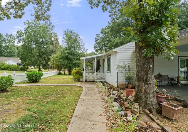 Photo 4 of Single family home for sale at 1229 Wheelock St, Mc Comb, MS 39648 | MLS# 4160504 | Listing updated on 2026-09-11