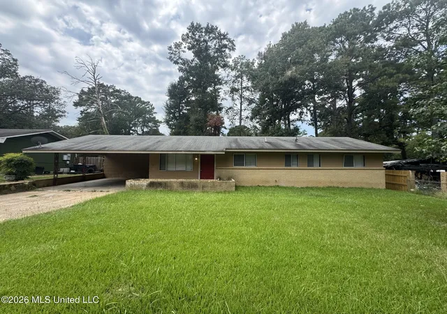 Photo 1 of Single family home for sale at 3139 Charleston Dr, Jackson, MS 39212 | MLS# 4160587 | Listing updated on 2026-08-28