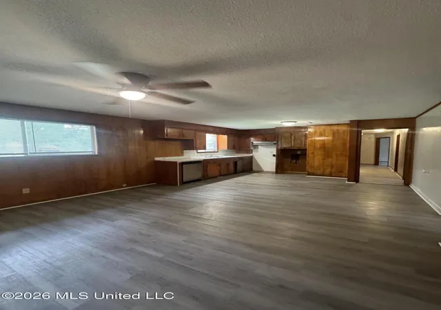 Photo 4 of Single family home for sale at 3139 Charleston Dr, Jackson, MS 39212 | MLS# 4160587 | Listing updated on 2026-08-28