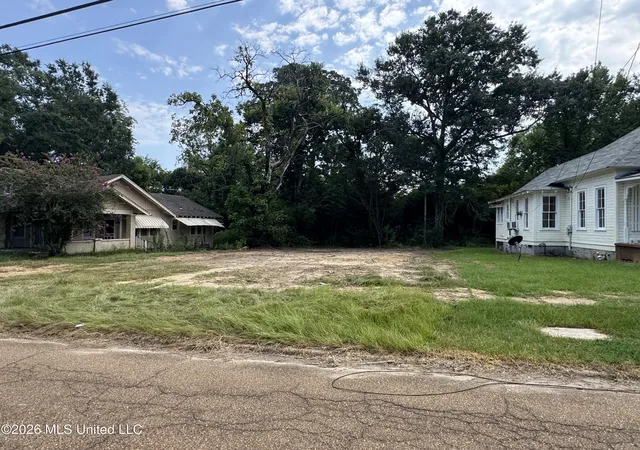 Photo 2 of Land for sale at 337 W Congress St, Brookhaven, MS 39601 | MLS# 4160561 | Listing updated on 2026-08-27