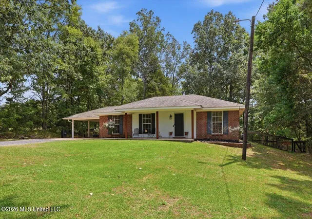 Photo 2 of Sale Pending at 185 Vine Dr, Brandon, MS 39047 | MLS# 4160672 | Listing updated on 2026-08-31